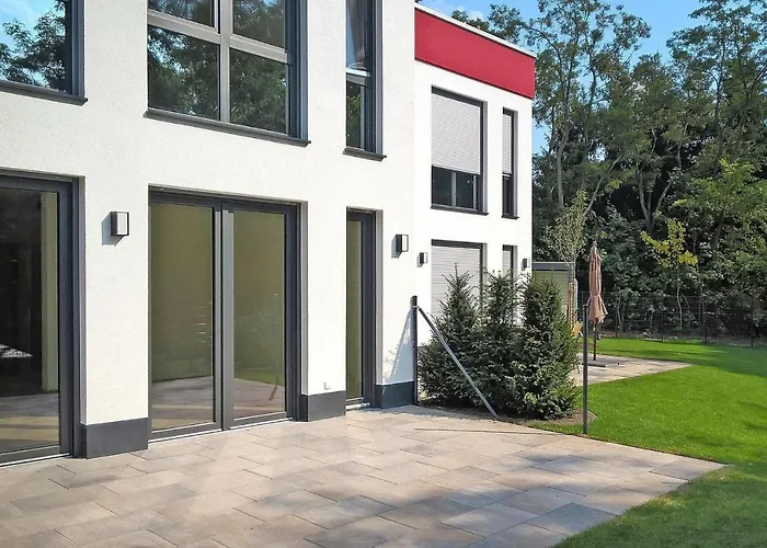 Doppelhaushaelften, Semesterbostad