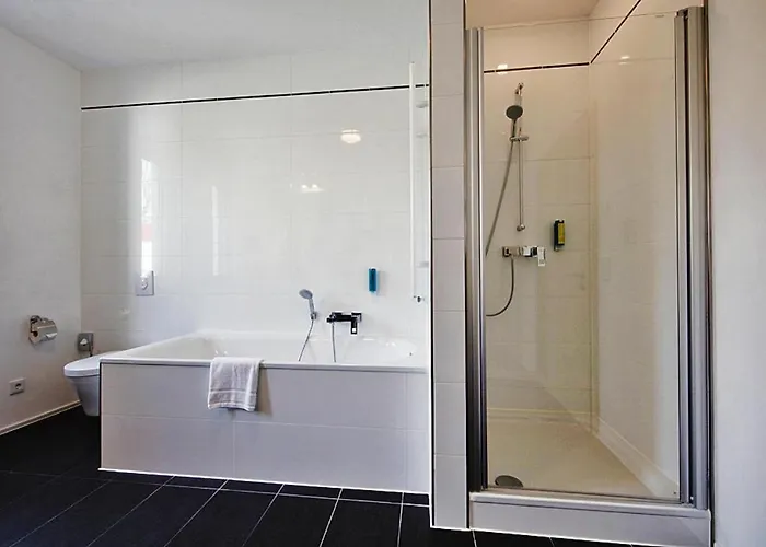 Doppelhaushaelften, Semesterbostad *